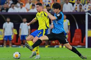 开运体育官方网站-身高1.92米！足球专家曾盛赞高井幸大：他在亚冠把C罗防得死死的