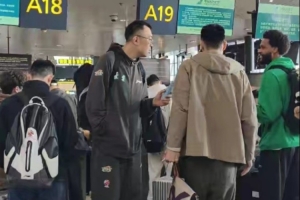 G2因肩膀拉伤缺阵！辽篮博主：韩德君随队前往乌鲁木齐